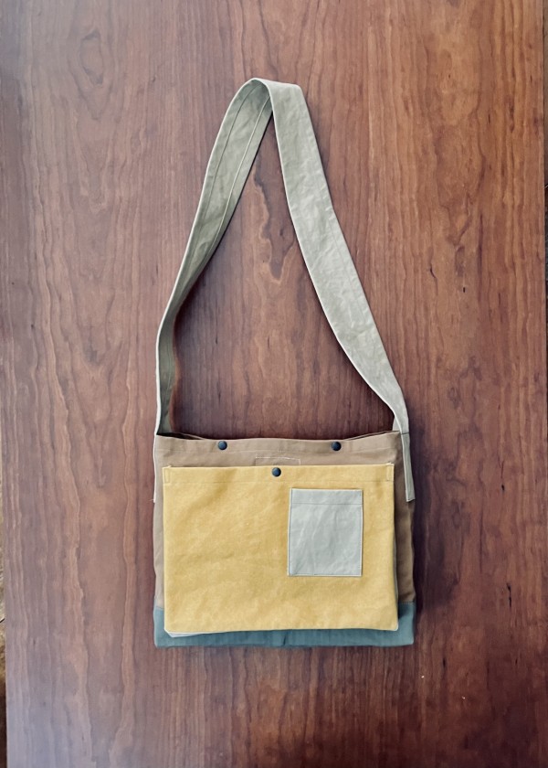 shoulder bag / autumn color / big yellow pocketのサムネイル